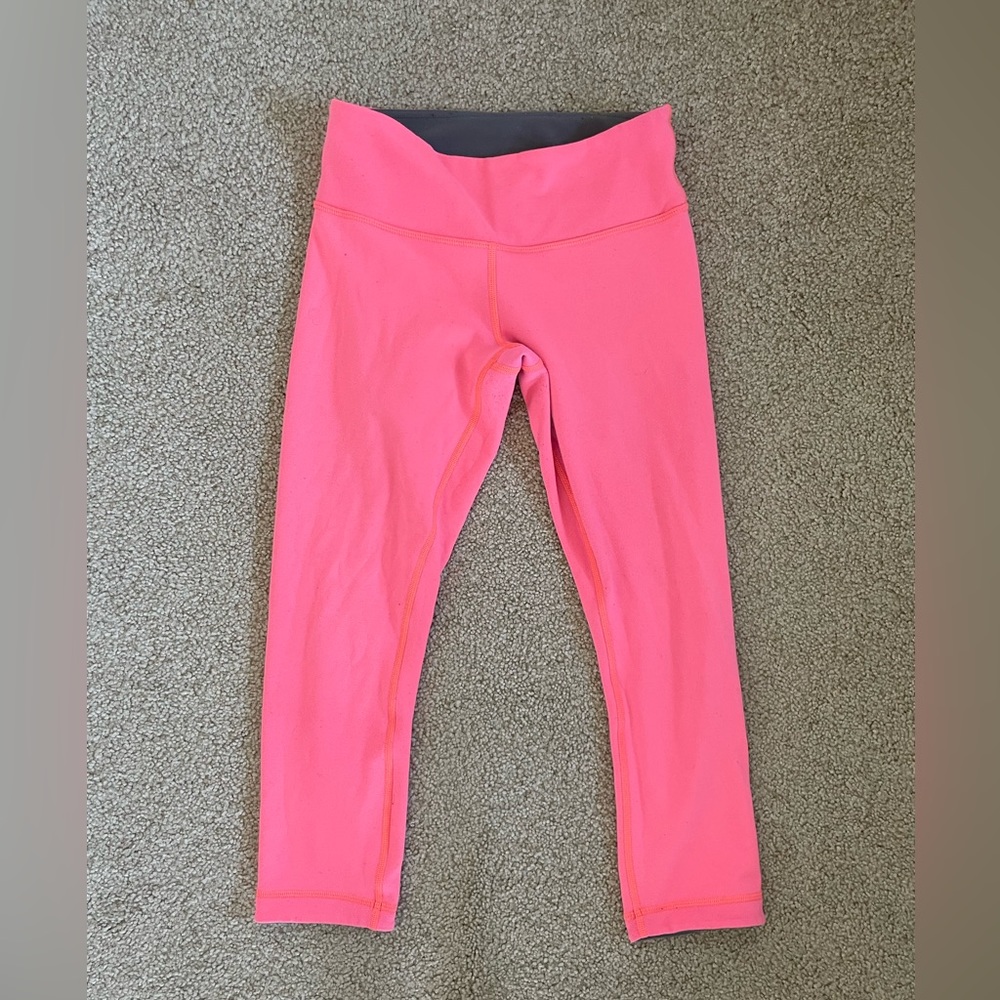Lululemon Reversible Cropped Leggings Pink & Grey Size 4